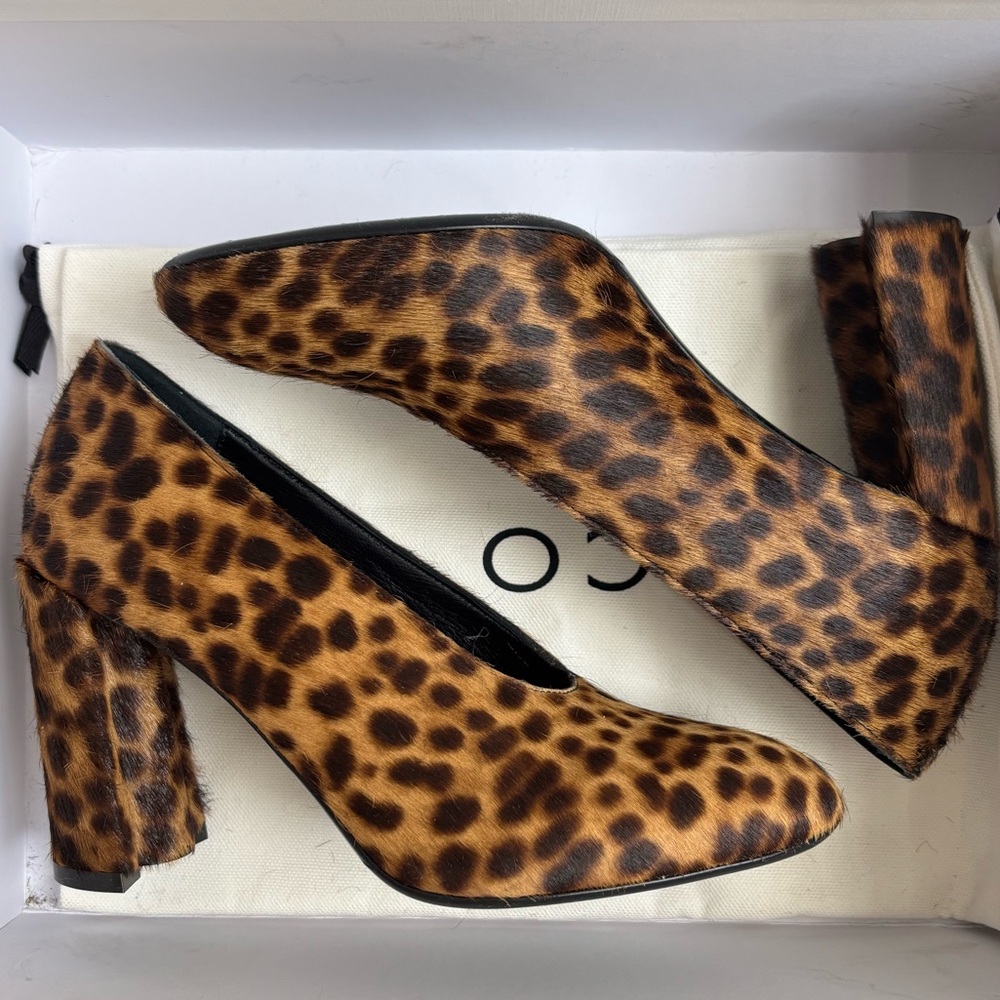 Co Calf-Skin Leopard Pump